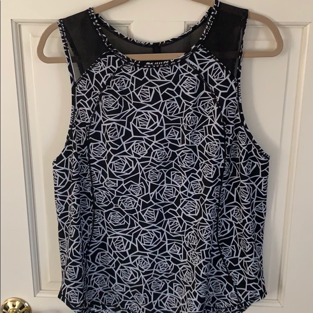 Lululemon sleeveless workout shirt sz 12
